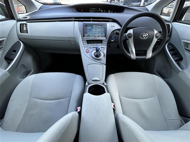 プリウス1.8 S