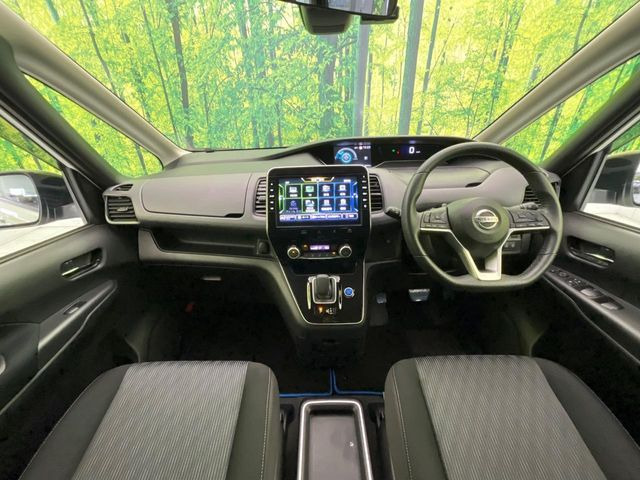 セレナ1.2 e-POWER ハイウェイスターV