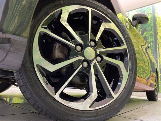 �y����16�C���`�A���~�z�C�[���z�O�ςɃ}�b�`���������A���~�z�C�[���𑕒����Ă���܂��B�e��ЊO�A���~�z�C�[����A�X�^�b�h���X�^�C�����戵�����Ă���܂��B���񂲑��k����������