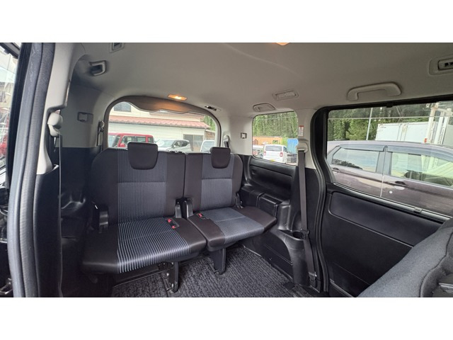 ヴォクシー2.0 ZS 煌 4WD