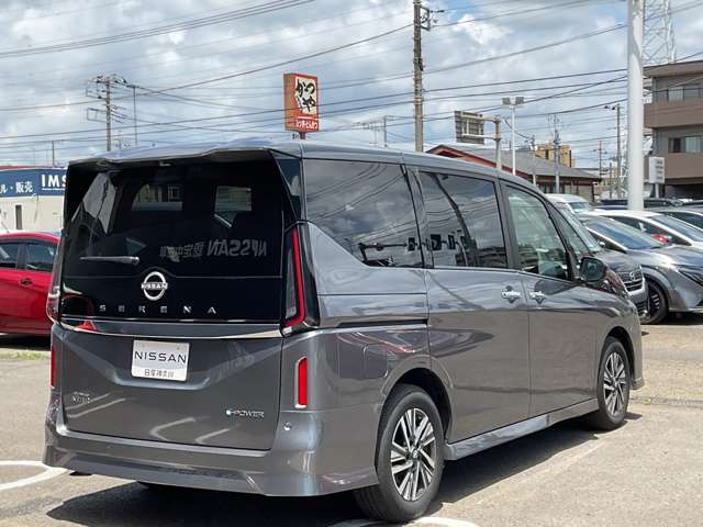 セレナ1.4 e-POWER ハイウェイスターV