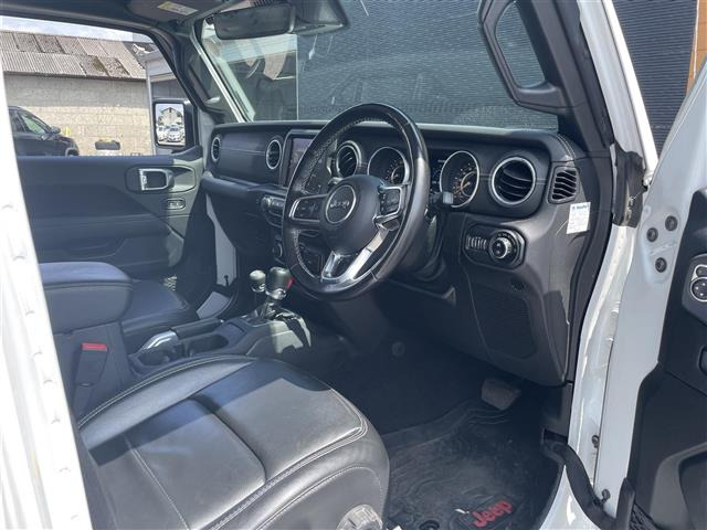 ラングラーアンリミテッド サハラ 4WD