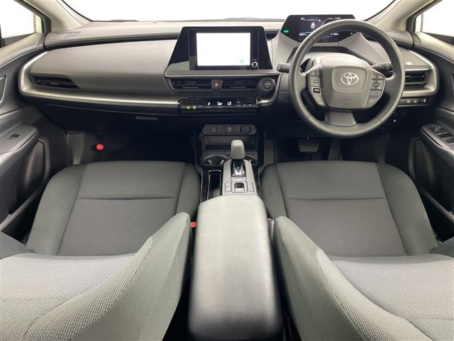 プリウス1.8 X E-Four 4WD
