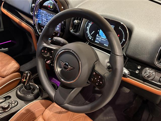 ミニクロスオーバークーパー SD オール4 4WD