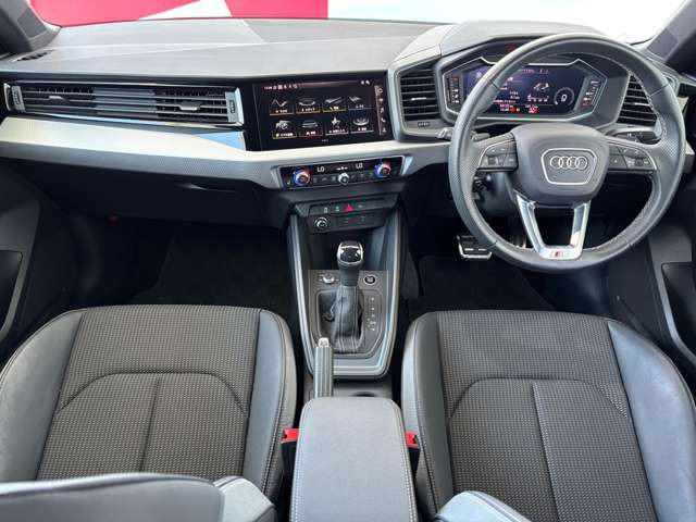 A1スポーツバック25 TFSI Sライン
