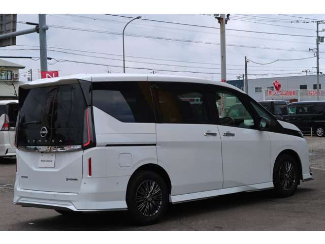 セレナ1.4 e-POWER AUTECH