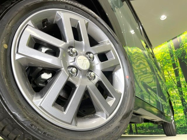 �y����15�C���`�A���~�z�C�[���z�O�ςɃ}�b�`���������A���~�z�C�[���𑕒����Ă���܂��B�e��ЊO�A���~�z�C�[����A�X�^�b�h���X�^�C�����戵�����Ă���܂��B���񂲑��k����������