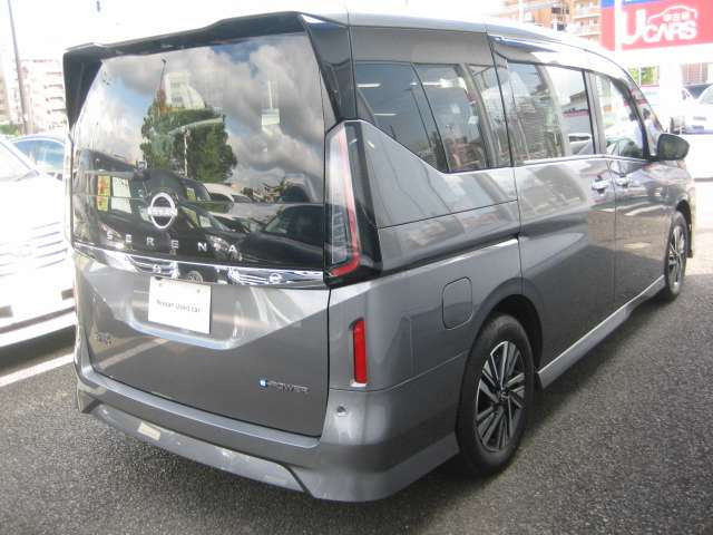 セレナ1.4 e-POWER ハイウェイスターV