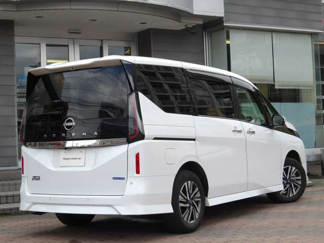 セレナ2.0 ハイウェイスターV 4WD