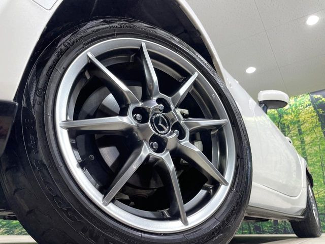�y����16�C���`�A���~�z�C�[���z�O�ςɃ}�b�`���������A���~�z�C�[���𑕒����Ă���܂��B�e��ЊO�A���~�z�C�[����A�X�^�b�h���X�^�C�����戵�����Ă���܂��B���񂲑��k����������
