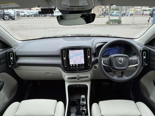 XC40ウルトラ B4 AWD 4WD