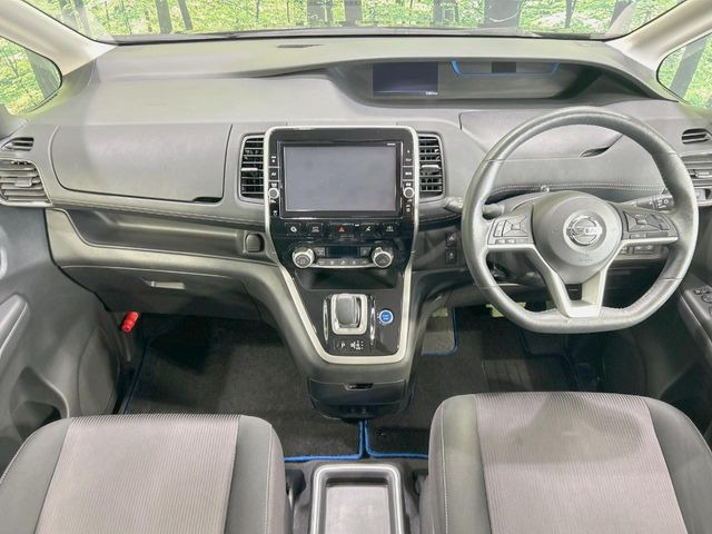 セレナ1.2 e-POWER ハイウェイスターV