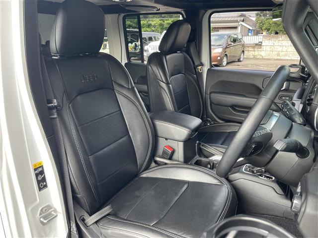 ラングラーアンリミテッド サハラ 4WD