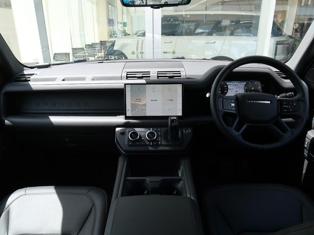 ディフェンダー110 X ダイナミック HSE 3.0L D350 ディーゼル 4WD