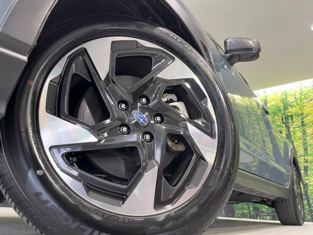 �y����18�C���`�A���~�z�C�[���z�O�ςɃ}�b�`���������A���~�z�C�[���𑕒����Ă���܂��B�e��ЊO�A���~�z�C�[����A�X�^�b�h���X�^�C�����戵�����Ă���܂��B���񂲑��k����������