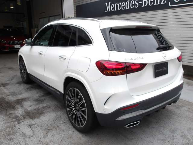GLAクラスGLA200d 4マチック AMGラインパッケージ 4WD