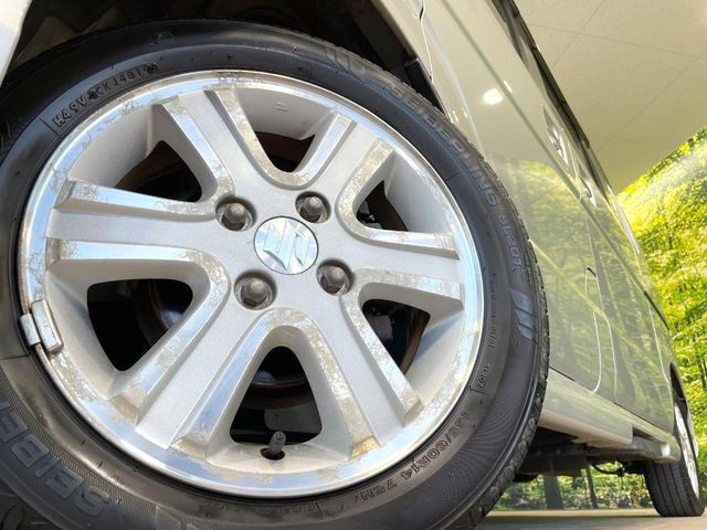 �y����14�C���`�A���~�z�C�[���z�O�ςɃ}�b�`���������A���~�z�C�[���𑕒����Ă���܂��B�e��ЊO�A���~�z�C�[����A�X�^�b�h���X�^�C�����戵�����Ă���܂��B���񂲑��k����������