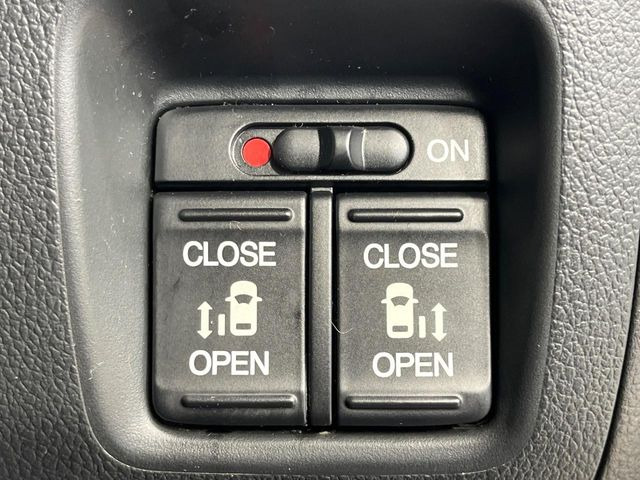 �y�����p���[�X���C�h�h�A�z�X�}�[�g�L�[��^�]�Ȃ̃X�C�b�`�Ō�ȗ����X���C�h�h�A�̊J���\���d��������͂����ăh�A���J����K�v�������A�����Ȃ��q�l�ł��ȒP�ɊJ���߂ł����K�ł���