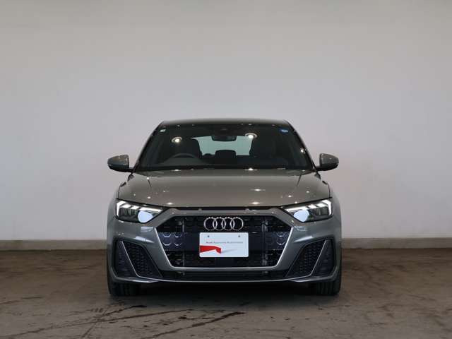 A1スポーツバック25 TFSI Sライン