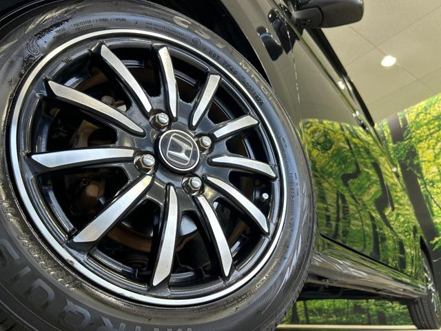 �y����14�C���`�A���~�z�C�[���z�O�ςɃ}�b�`���������A���~�z�C�[���𑕒����Ă���܂��B�e��ЊO�A���~�z�C�[����A�X�^�b�h���X�^�C�����戵�����Ă���܂��B���񂲑��k����������