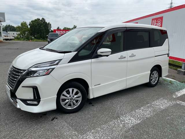 セレナ2.0 ハイウェイスターV 4WD