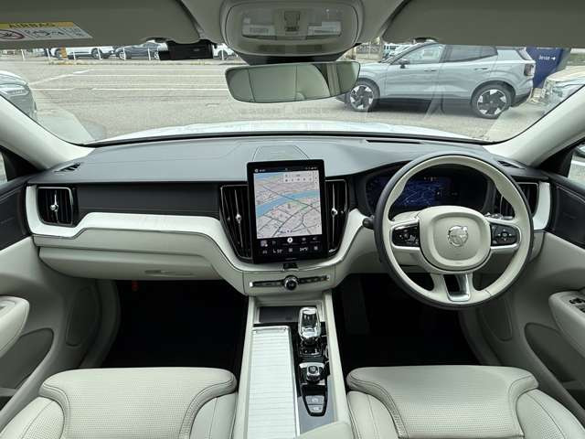 XC60ウルトラ T6 AWD プラグイン ハイブリッド 4WD