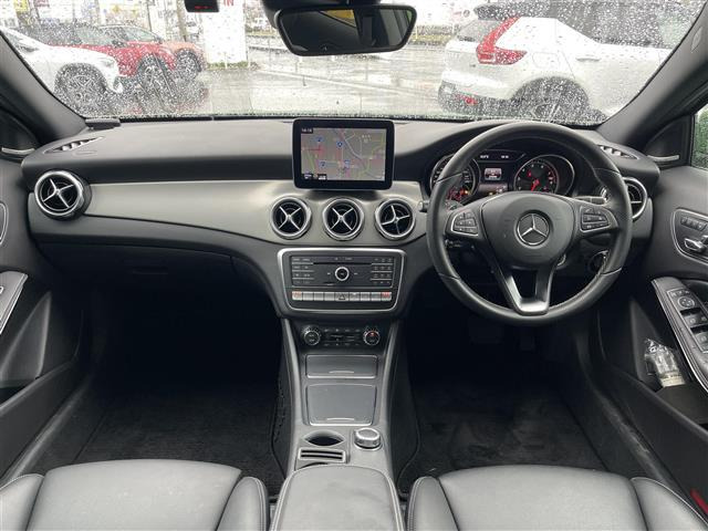 GLAクラスGLA220 4マチック 4WD