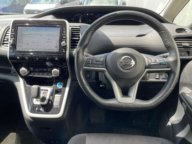 セレナ1.2 e-POWER ハイウェイスターV