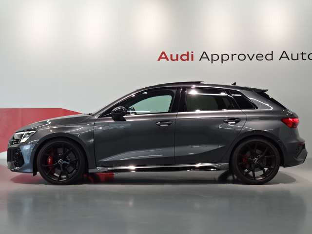 RS3スポーツバック2.5 4WD