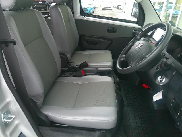 ���O���̐��|�E�K���X�n�{�f�B�R�[�e�B���O��CAR�N���[�j���O���Ǝ҂��{�H�������܂��̂ő�ϐ����B�I���b�N�X�����Ԃł݂͂Ȃ��܂ɉ��K�ȃh���C�u�����񑩁B