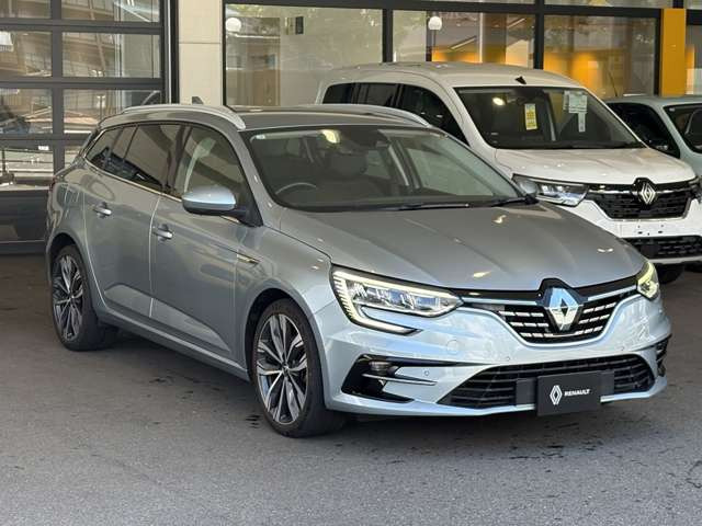 �܂��A�V���Ƀf�U�C�����ꂽ�t�����g�o���p�[�ƃt�����g�O�����A�����ăt�����g�G���h�A�t�����g�t�F���_�[�Ɍ��ʓI�ɗp�����Ă���N���[���̃p�[�c���A�����ƗD�낳�����߂Ă���B