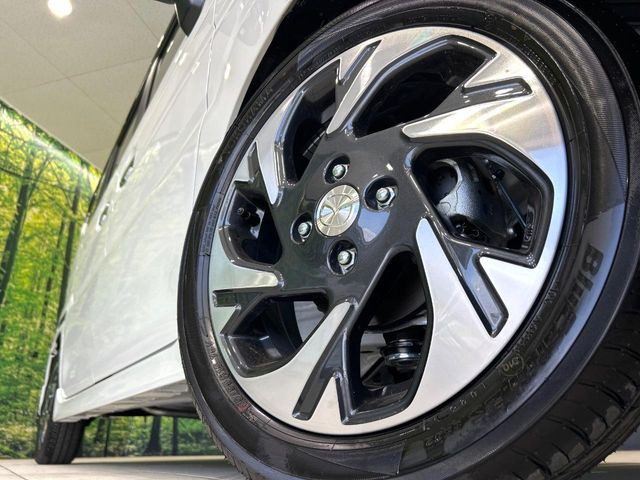 �y����15�C���`�A���~�z�C�[���z�O�ςɃ}�b�`���������A���~�z�C�[���𑕒����Ă���܂��B�e��ЊO�A���~�z�C�[����A�X�^�b�h���X�^�C�����戵�����Ă���܂��B���񂲑��k����������