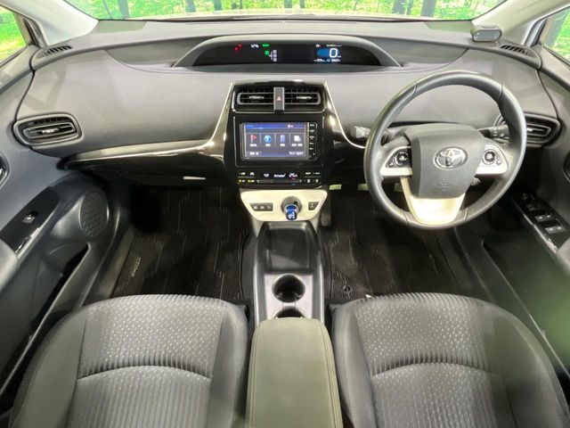 プリウス1.8 S