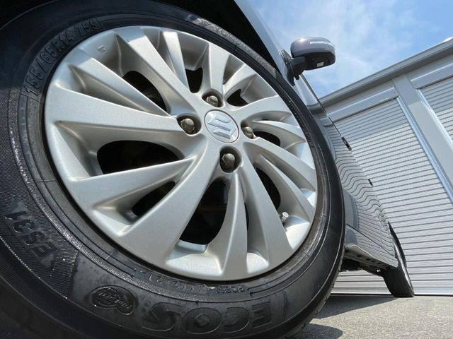 �y����14�C���`�A���~�z�C�[���z�O�ςɃ}�b�`���������A���~�z�C�[���𑕒����Ă���܂��B�e��ЊO�A���~�z�C�[����A�X�^�b�h���X�^�C�����戵�����Ă���܂��B���񂲑��k����������