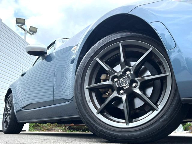 �y����16�C���`�A���~�z�C�[���z�O�ςɃ}�b�`���������A���~�z�C�[���𑕒����Ă���܂��B�e��ЊO�A���~�z�C�[����A�X�^�b�h���X�^�C�����戵�����Ă���܂��B���񂲑��k����������