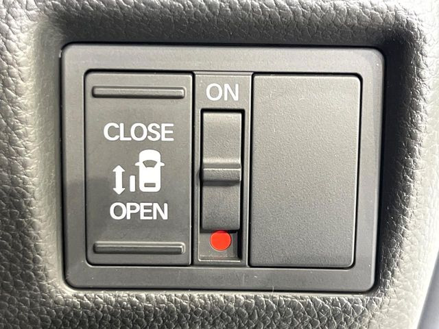 【パワースライドドア】スマートキーや運転席のスイッチでスライドドアの開閉が可能♪電動だから力を入れてドアを開ける必要が無く、小さいお子様でも、重い荷物を持っている時もラクに開け閉めできます♪