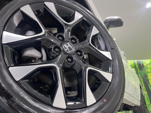 �y����18�C���`�A���~�z�C�[���z�O�ςɃ}�b�`���������A���~�z�C�[���𑕒����Ă���܂��B�e��ЊO�A���~�z�C�[����A�X�^�b�h���X�^�C�����戵�����Ă���܂��B���񂲑��k����������