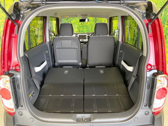 後席を格納すると、これだけの広さが!シーンに合わせたシートアレンジで、大きな荷物も積むことが出来ます♪