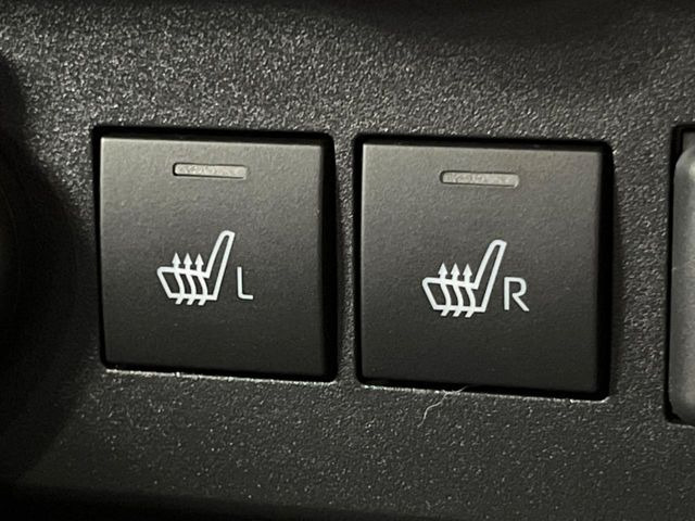 【シートヒーター】寒い日に重宝するシートヒーター!エアコンより早く温まってくれるので寒がりの人も安心ですね♪エアコンの温風は乾燥するから苦手、という方にもをおすすめです。