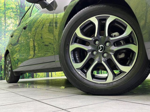 �y����16�C���`�A���~�z�C�[���z�O�ςɃ}�b�`���������A���~�z�C�[���𑕒����Ă���܂��B�e��ЊO�A���~�z�C�[����A�X�^�b�h���X�^�C�����戵�����Ă���܂��B���񂲑��k����������