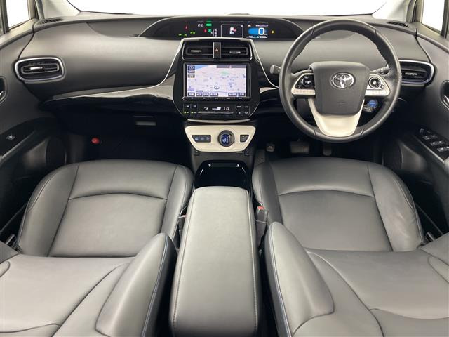 プリウス1.8 A ツーリングセレクション E-Four 4WD
