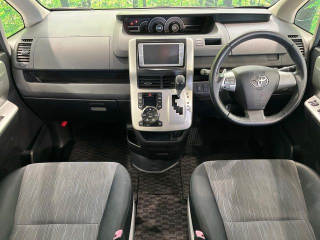 ヴォクシー2.0 ZS