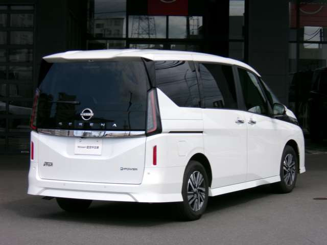 セレナ1.4 e-POWER ハイウェイスターV