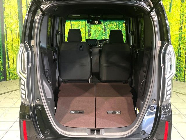 普段のお買い物や通勤、送迎等に十分な荷室スペースを確保しております。セカンドシートを倒すと、大きな荷物の積載も可能です♪