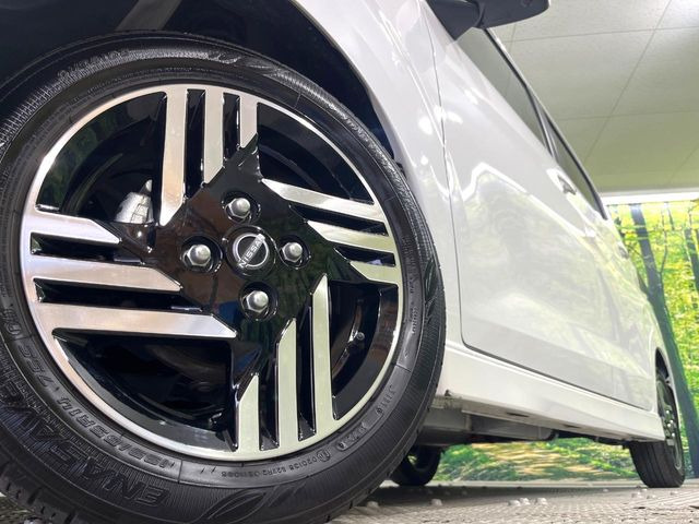 �y����14�C���`�A���~�z�C�[���z�O�ςɃ}�b�`���������A���~�z�C�[���𑕒����Ă���܂��B�e��ЊO�A���~�z�C�[����A�X�^�b�h���X�^�C�����戵�����Ă���܂��B���񂲑��k����������