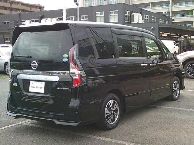 セレナ1.2 e-POWER ハイウェイスターV