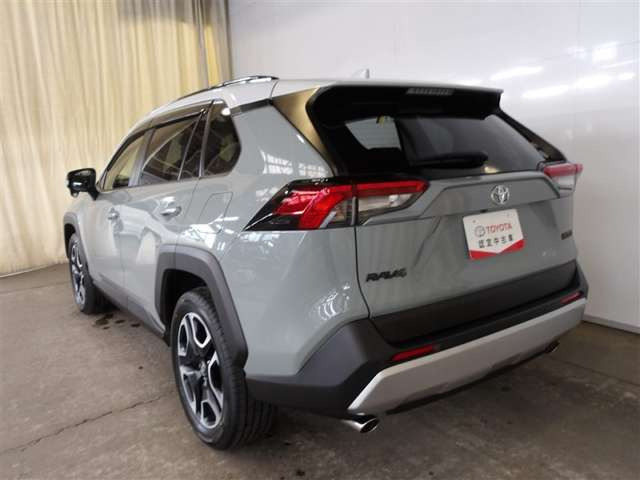 RAV42.0 アドベンチャー 4WD