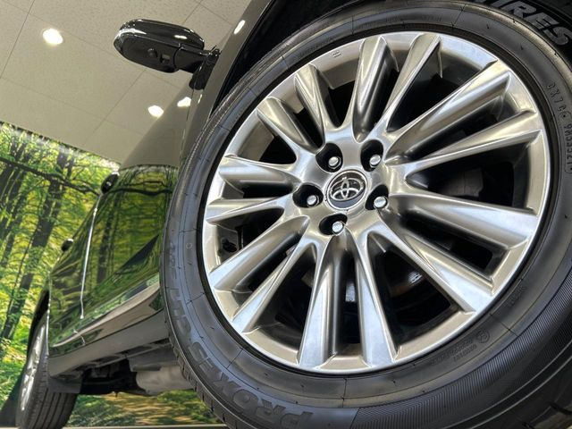 �y����18�C���`�A���~�z�C�[���z�O�ςɃ}�b�`���������A���~�z�C�[���𑕒����Ă���܂��B�e��ЊO�A���~�z�C�[����A�X�^�b�h���X�^�C�����戵�����Ă���܂��B���񂲑��k����������