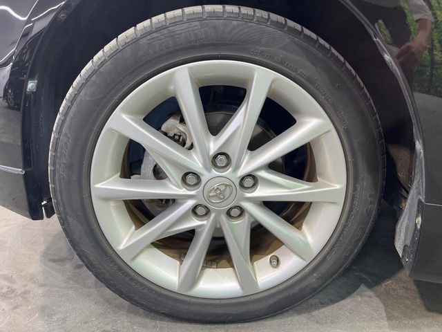 �y����17�C���`�A���~�z�C�[���z�O�ςɃ}�b�`���������A���~�z�C�[���𑕒����Ă���܂��B�e��ЊO�A���~�z�C�[����A�X�^�b�h���X�^�C�����戵�����Ă���܂��B���񂲑��k����������