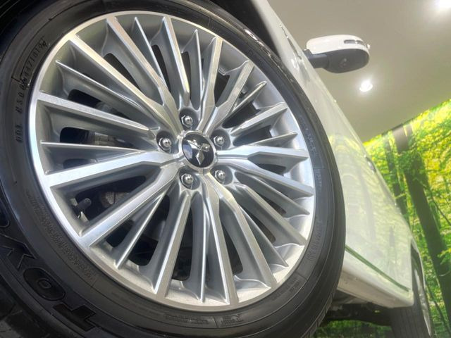 �y����18�C���`�A���~�z�C�[���z�O�ςɃ}�b�`���������A���~�z�C�[���𑕒����Ă���܂��B�e��ЊO�A���~�z�C�[����A�X�^�b�h���X�^�C�����戵�����Ă���܂��B���񂲑��k����������